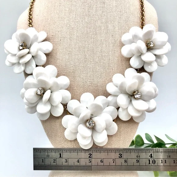 J. Crew White Flower And Crystal Necklace - Picture 13 of 13